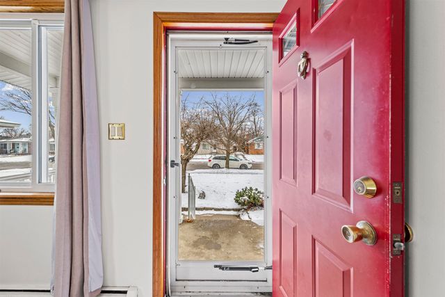 24523 Hayes Avenue, Eastpointe, MI 48021