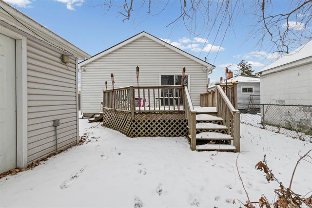 24523 Hayes Avenue, Eastpointe, MI 48021