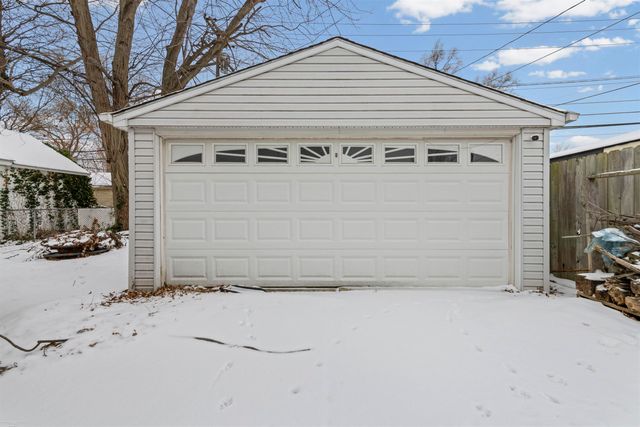 24523 Hayes Avenue, Eastpointe, MI 48021