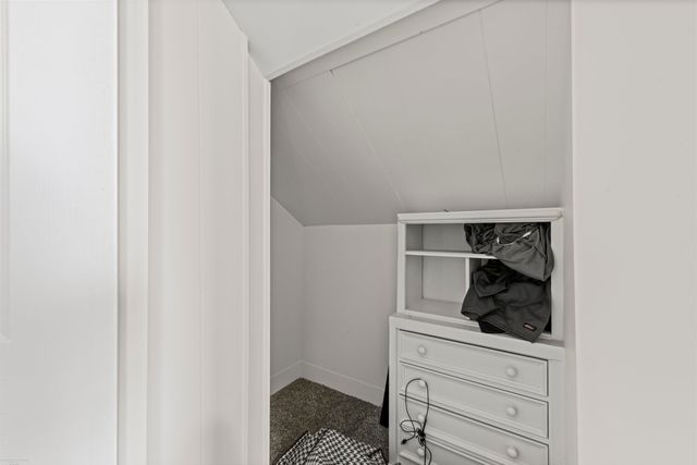 24523 Hayes Avenue, Eastpointe, MI 48021