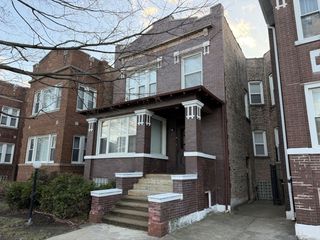 7120 S Eberhart Avenue, Chicago, IL 60619