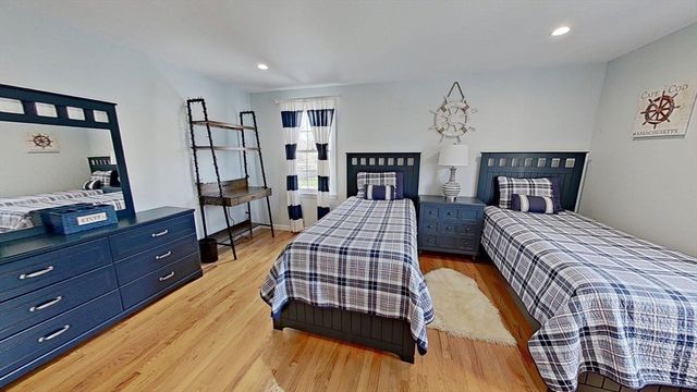 30 Elliott Rd, Barnstable, MA 02632