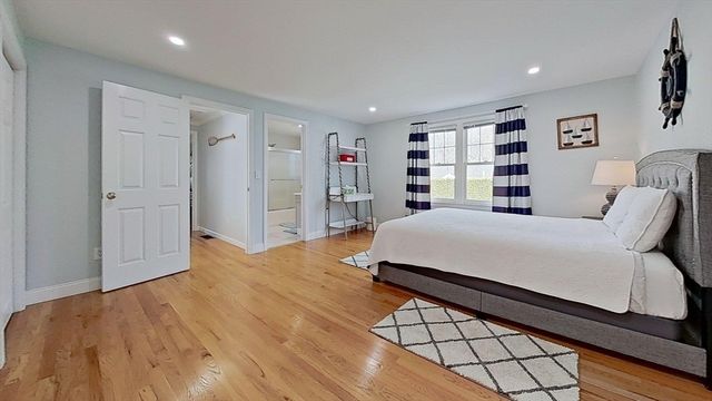 30 Elliott Rd, Barnstable, MA 02632