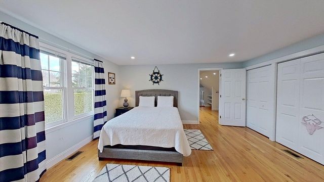 30 Elliott Rd, Barnstable, MA 02632