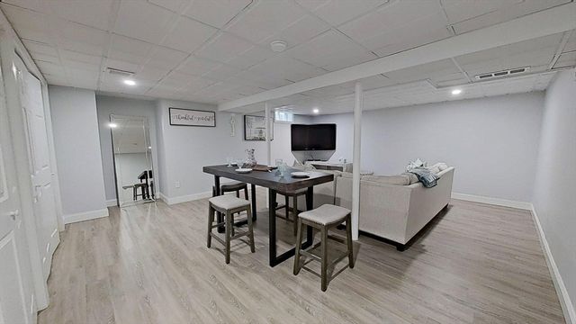 30 Elliott Rd, Barnstable, MA 02632