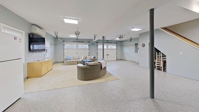 30 Elliott Rd, Barnstable, MA 02632