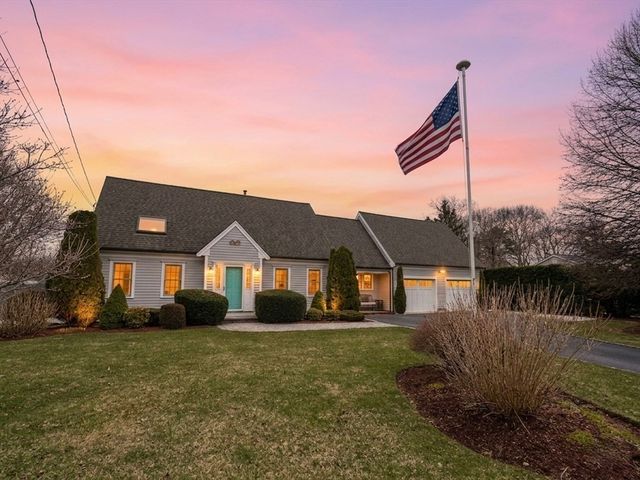 30 Elliott Rd, Barnstable, MA 02632