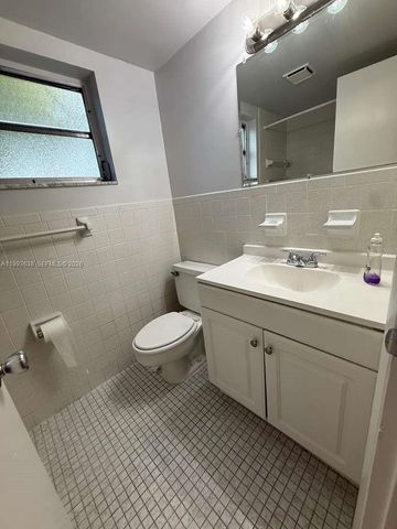 606 S C St 103, Lake Worth, FL 33460