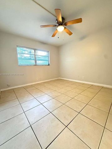 606 S C St 103, Lake Worth, FL 33460