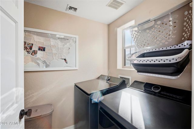 3935 E ROUGH RIDER Road 1112, Phoenix, AZ 85050