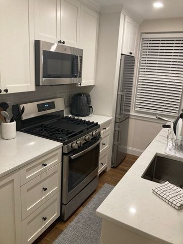 39 Commonwealth Ave 31, Newton, MA 02467