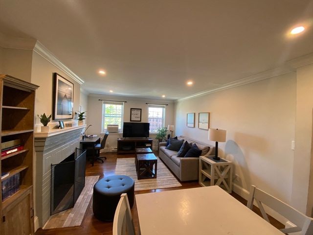 39 Commonwealth Ave 31, Newton, MA 02467