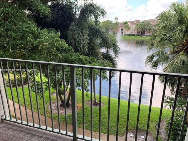 12118 Saint Andrews Pl 304, Miramar, FL 33025