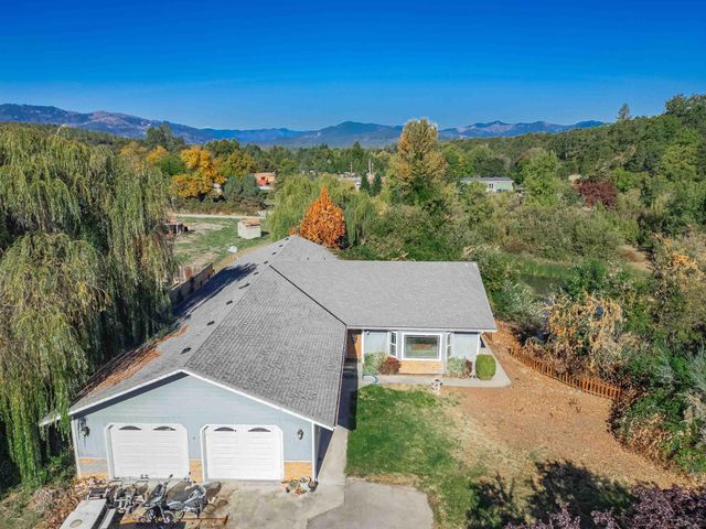 1873 Dellwood Drive, Grants Pass, OR 97526