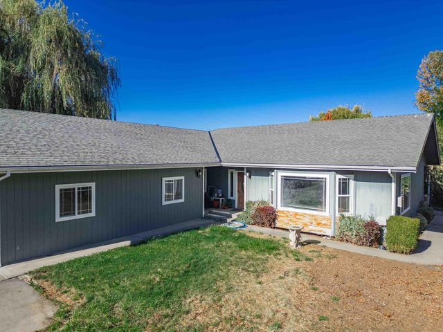 1873 Dellwood Drive, Grants Pass, OR 97526