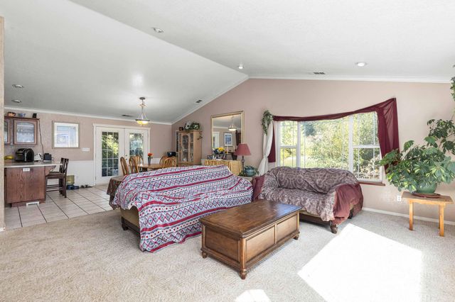 1873 Dellwood Drive, Grants Pass, OR 97526