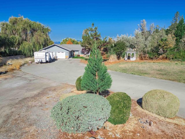1873 Dellwood Drive, Grants Pass, OR 97526