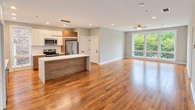 2839 W 24th Boulevard 2F, Chicago, IL 60623