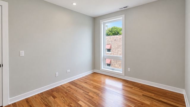 2839 W 24th Boulevard 2F, Chicago, IL 60623