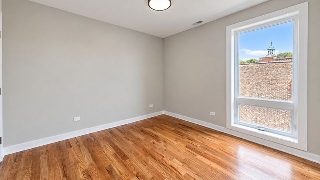 2839 W 24th Boulevard 2F, Chicago, IL 60623