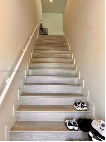 2561 NE 193rd St 1201, Miami, FL 33180