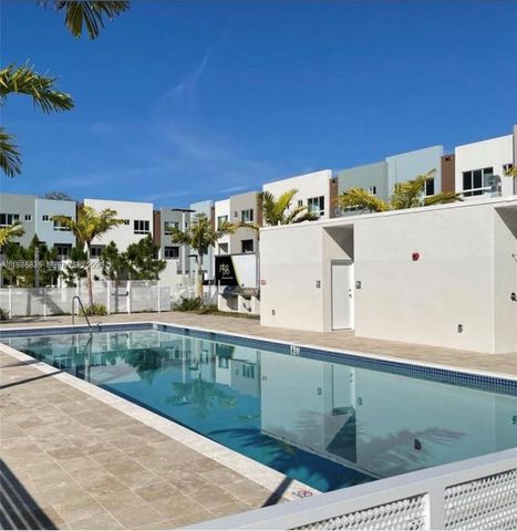 2561 NE 193rd St 1201, Miami, FL 33180