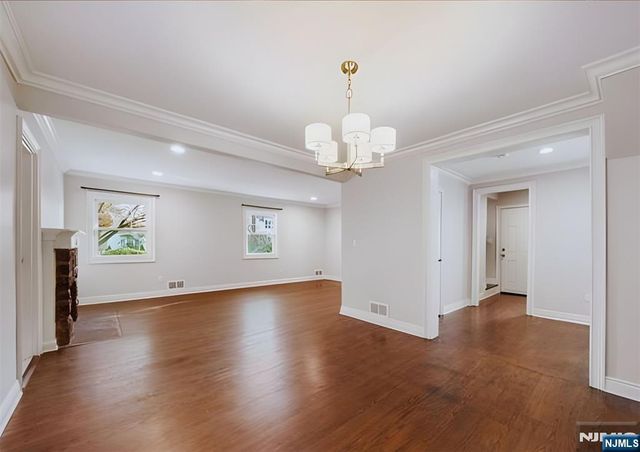 3 Cameron Road, Tenafly, NJ 07670