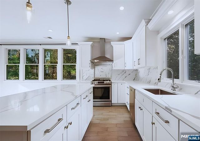 3 Cameron Road, Tenafly, NJ 07670