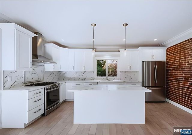 3 Cameron Road, Tenafly, NJ 07670