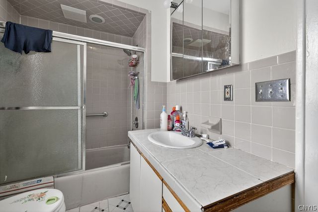 800 North Mcbride Street, Syracuse, NY 13203