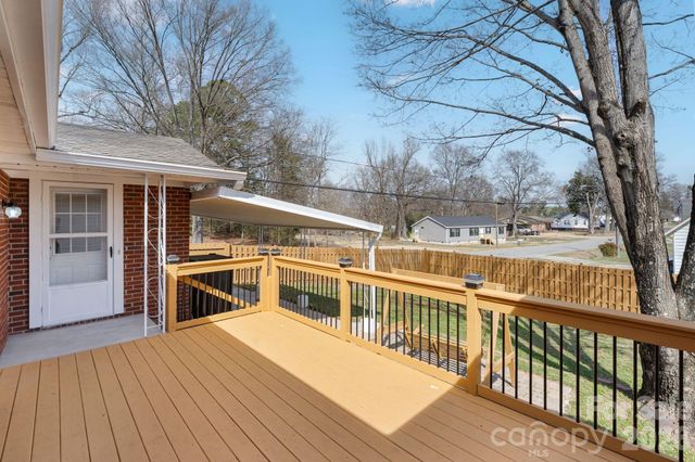 242 White Street NW, Concord, NC 28027