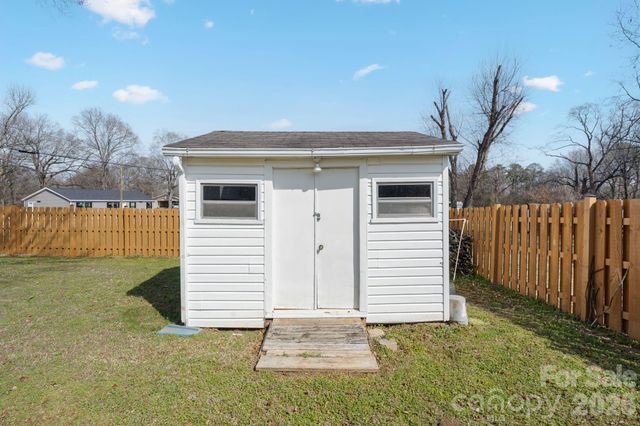 242 White Street NW, Concord, NC 28027