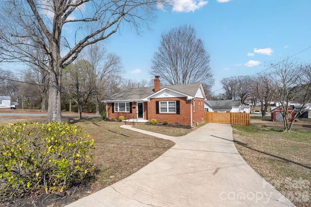 242 White Street NW, Concord, NC 28027