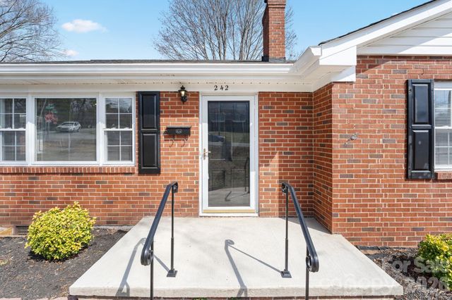 242 White Street NW, Concord, NC 28027