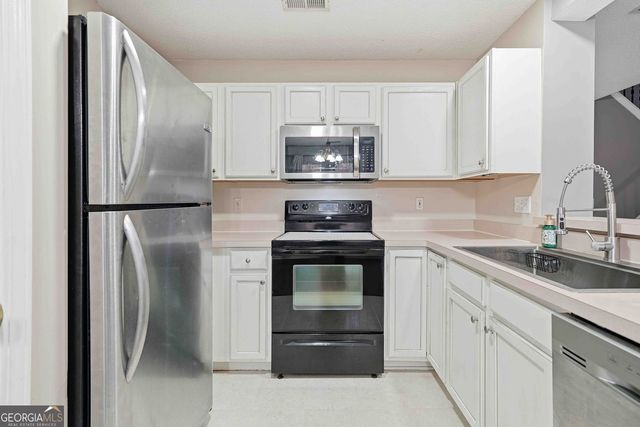 330 Cottonwood Creek Circle, Canton, GA 30114