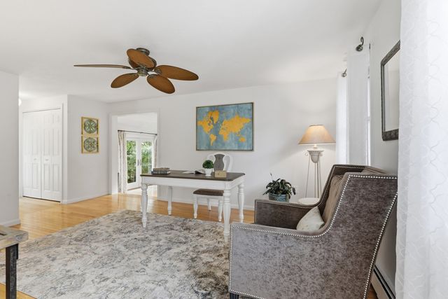 14 Dunvegan Dr, Merrimac, MA 01860
