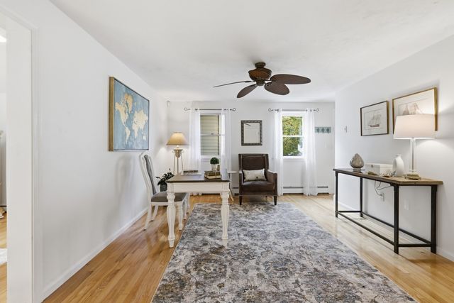 14 Dunvegan Dr, Merrimac, MA 01860