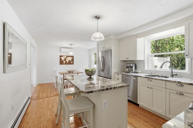 14 Dunvegan Dr, Merrimac, MA 01860