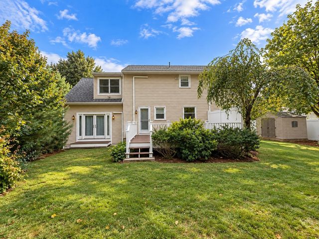 14 Dunvegan Dr, Merrimac, MA 01860