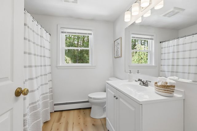 14 Dunvegan Dr, Merrimac, MA 01860
