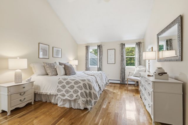 14 Dunvegan Dr, Merrimac, MA 01860