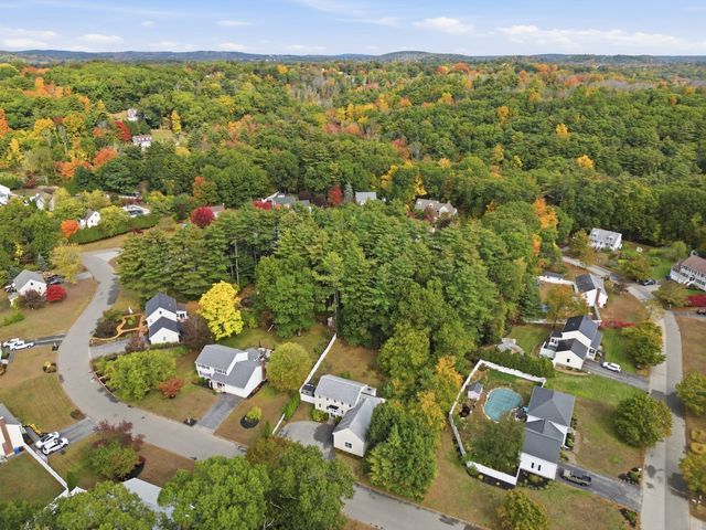 14 Dunvegan Dr, Merrimac, MA 01860