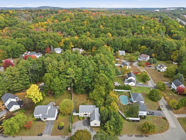 14 Dunvegan Dr, Merrimac, MA 01860