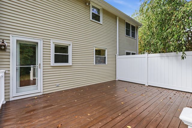 14 Dunvegan Dr, Merrimac, MA 01860