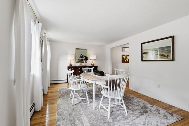 14 Dunvegan Dr, Merrimac, MA 01860