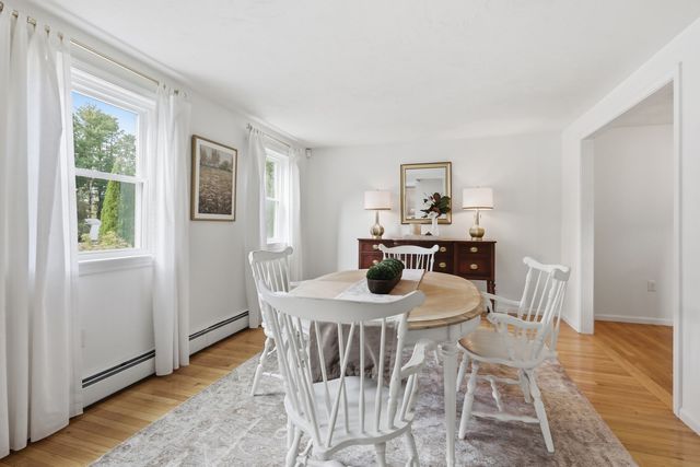 14 Dunvegan Dr, Merrimac, MA 01860