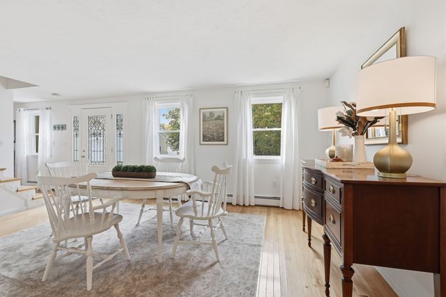 14 Dunvegan Dr, Merrimac, MA 01860