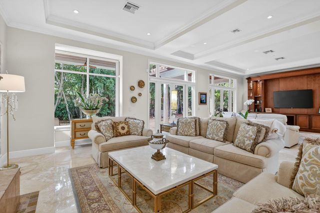 33 SE Olive Way, Boca Raton, FL 33432