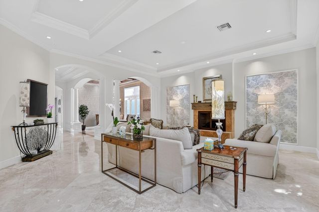 33 SE Olive Way, Boca Raton, FL 33432