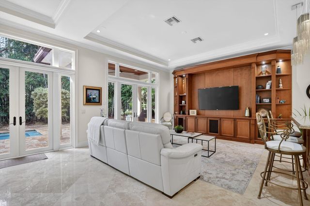 33 SE Olive Way, Boca Raton, FL 33432